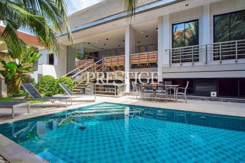 Casa de 5 dormitorios en Pattaya, Tailandia № 198509
