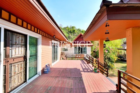 House in Pattaya, Thailand 5 bedrooms № 198515 - photo 16