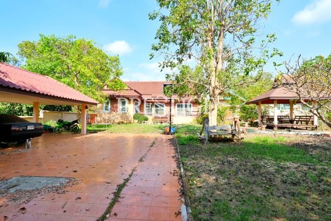 House in Pattaya, Thailand 5 bedrooms № 198515 - photo 21