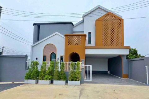 Chalet de 5 dormitorios en Pattaya, Tailandia № 203450