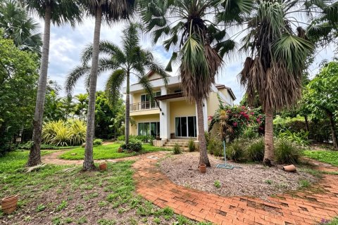 House in San Sai, Thailand 3 bedrooms № 200284 - photo 20