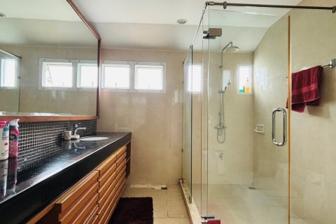 House in San Sai, Thailand 3 bedrooms № 200284 - photo 17
