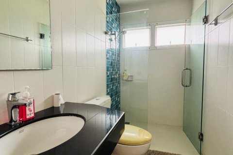 House in San Sai, Thailand 3 bedrooms № 200284 - photo 15