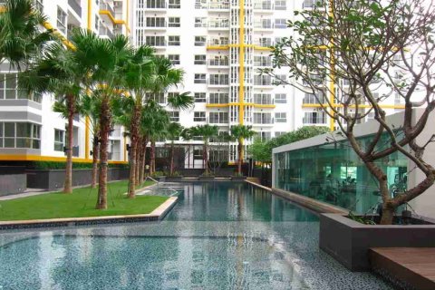 Condominio de 1 dormitorio en Thonburi, Bangkok, Tailandia № 208730 - foto 2