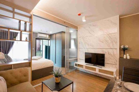 Condominio de 1 dormitorio en Thonburi, Bangkok, Tailandia № 208732 - foto 7