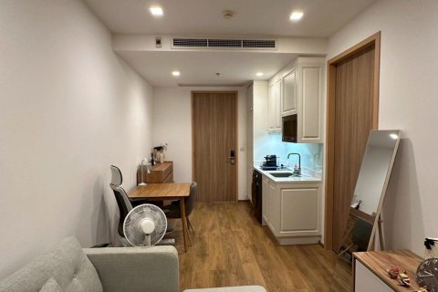Estudio en el condominio en Watthana, Bangkok, Tailandia № 148194 - foto 10