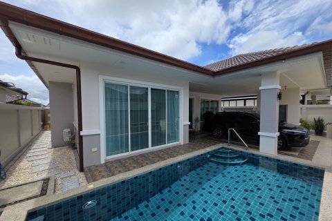 House in Pattaya, Thailand 3 bedrooms № 155592