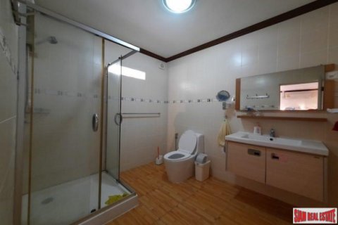 Casa de 2 dormitorios en Chalong, Tailandia № 199552 - foto 5