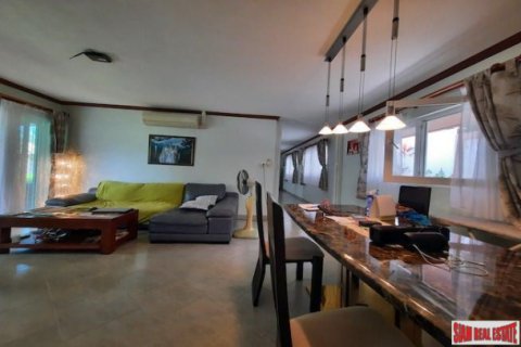Casa de 2 dormitorios en Chalong, Tailandia № 199552 - foto 3