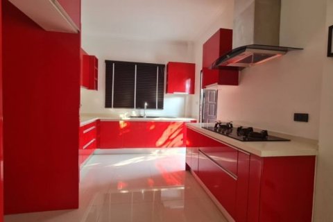 Casa de 3 dormitorios en Pattaya, Tailandia № 157765 - foto 4