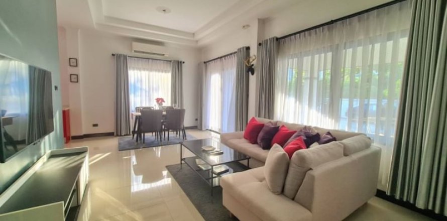 Casa de 3 dormitorios en Pattaya, Tailandia № 157765