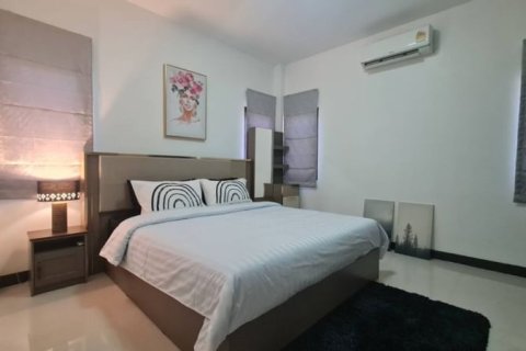 Casa de 3 dormitorios en Pattaya, Tailandia № 157765 - foto 11