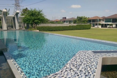 Casa de 4 dormitorios en Bangkok, Tailandia № 157767 - foto 12