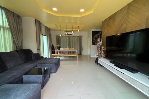Casa de 4 dormitorios en Bangkok, Tailandia № 157767 - foto 15