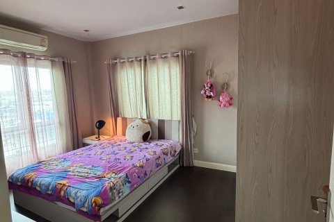 Casa de 4 dormitorios en Bangkok, Tailandia № 157767 - foto 4