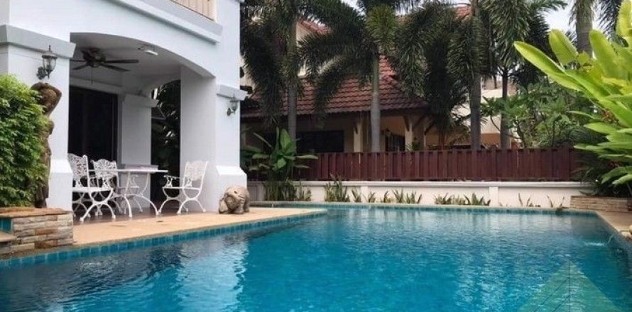 Casa de 3 dormitorios en Pattaya, Tailandia № 157768