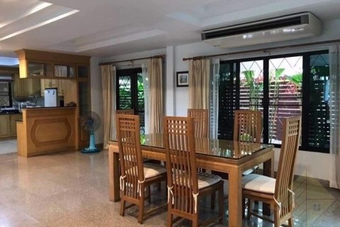 Casa de 3 dormitorios en Pattaya, Tailandia № 157768 - foto 7