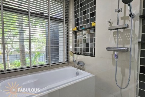 Condominio de 1 dormitorio en Patong, Tailandia № 179278 - foto 8