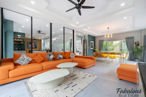 Chalet de 3 dormitorios en Kamala, Tailandia № 179276 - foto 5