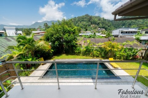 Chalet de 3 dormitorios en Kamala, Tailandia № 179276 - foto 22
