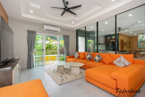 Chalet de 3 dormitorios en Kamala, Tailandia № 179276 - foto 17