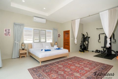Chalet de 3 dormitorios en Kamala, Tailandia № 179276 - foto 29