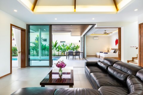 Villa in Pattaya, Thailand 4 bedrooms № 162706 - photo 5