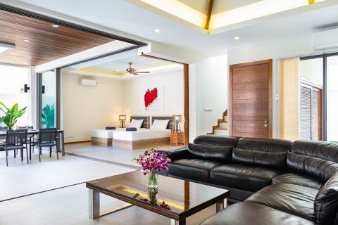 Villa in Pattaya, Thailand 4 bedrooms № 162706 - photo 10