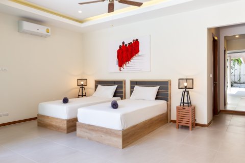 Villa in Pattaya, Thailand 4 bedrooms № 162706 - photo 14