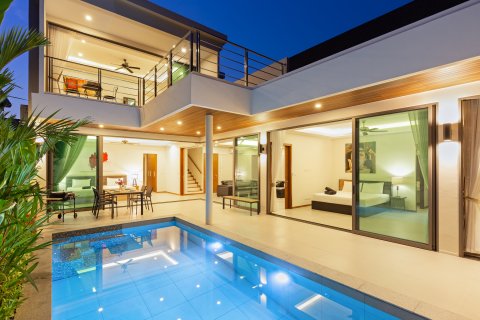 Villa in Pattaya, Thailand 4 bedrooms № 162706 - photo 2