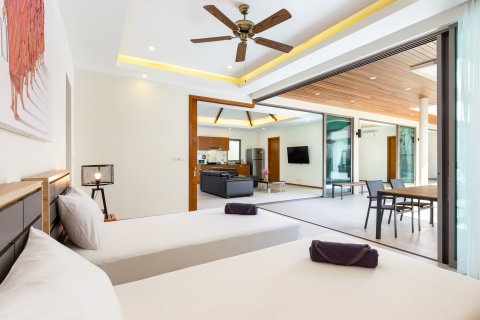 Villa in Pattaya, Thailand 4 bedrooms № 162706 - photo 12