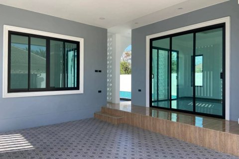 Chalet de 3 dormitorios en Pran Buri, Tailandia № 162899 - foto 5