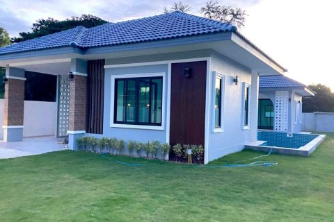 Chalet de 3 dormitorios en Pran Buri, Tailandia № 162899 - foto 2