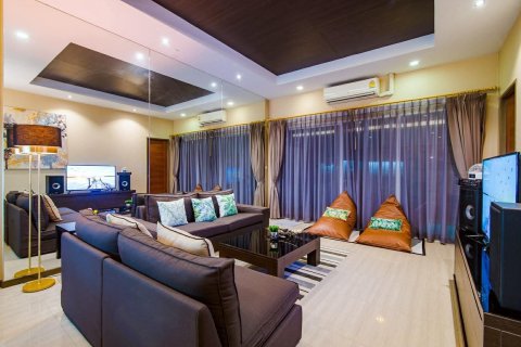 Chalet de 3 dormitorios en Pattaya, Tailandia № 162904 - foto 3