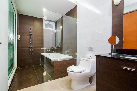Chalet de 3 dormitorios en Pattaya, Tailandia № 162904 - foto 16
