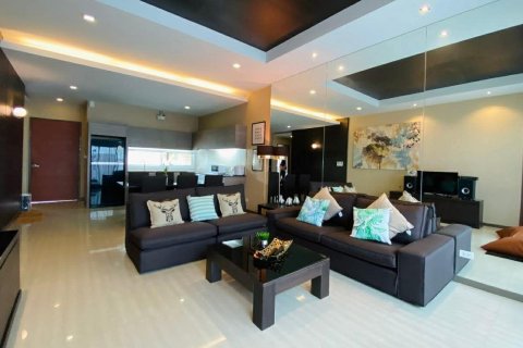 Chalet de 3 dormitorios en Pattaya, Tailandia № 162904 - foto 4