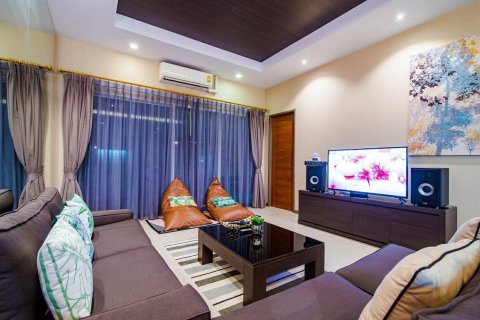 Chalet de 3 dormitorios en Pattaya, Tailandia № 162904 - foto 8