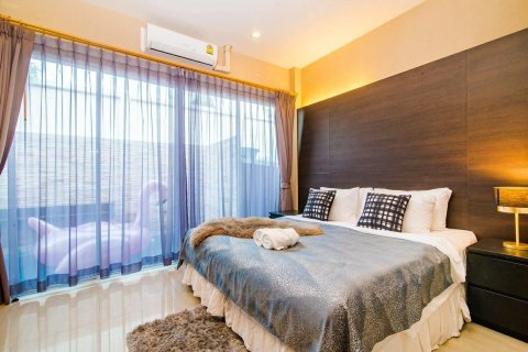 Chalet de 3 dormitorios en Pattaya, Tailandia № 162904 - foto 10