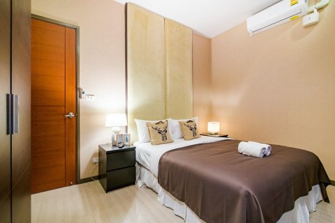 Chalet de 3 dormitorios en Pattaya, Tailandia № 162904 - foto 11