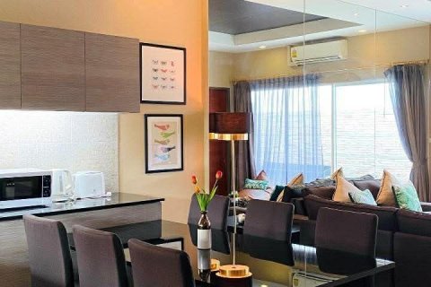 Chalet de 3 dormitorios en Pattaya, Tailandia № 162904 - foto 13