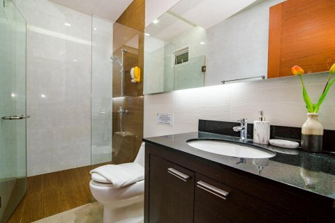 Chalet de 3 dormitorios en Pattaya, Tailandia № 162904 - foto 17
