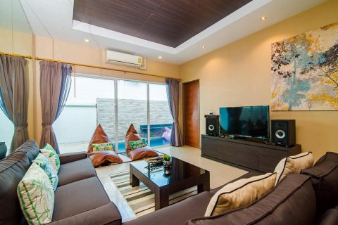 Chalet de 3 dormitorios en Pattaya, Tailandia № 162904 - foto 9