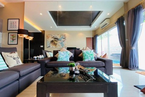 Chalet de 3 dormitorios en Pattaya, Tailandia № 162904 - foto 6