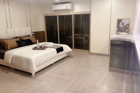 Condominio de 3 dormitorios en Bangkok, Tailandia № 143741 - foto 11