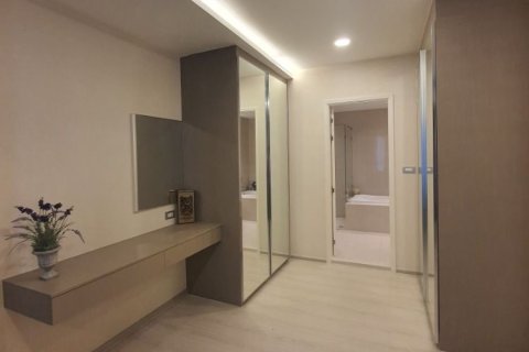Condominio de 2 dormitorios en Khlong Toei, Bangkok, Tailandia № 154219 - foto 3