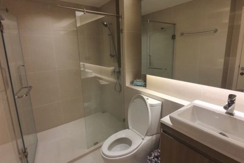 Condominio de 2 dormitorios en Khlong Toei, Bangkok, Tailandia № 154219 - foto 5