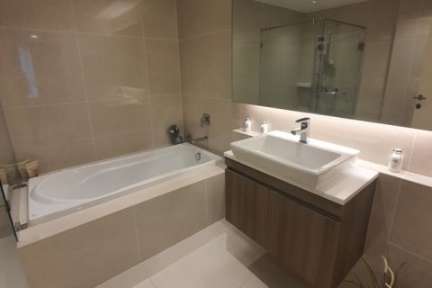Condominio de 2 dormitorios en Khlong Toei, Bangkok, Tailandia № 154219 - foto 2