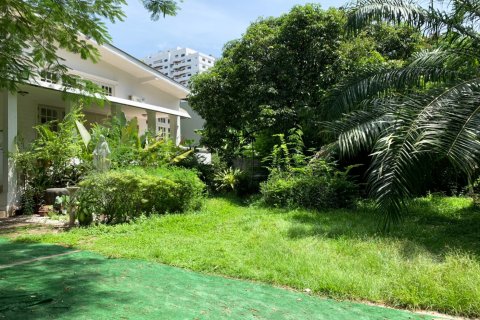 Casa de 3 dormitorios en Bangkok, Tailandia № 143460 - foto 2