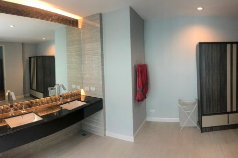 Casa de 3 dormitorios en Bangkok, Tailandia № 65528 - foto 18