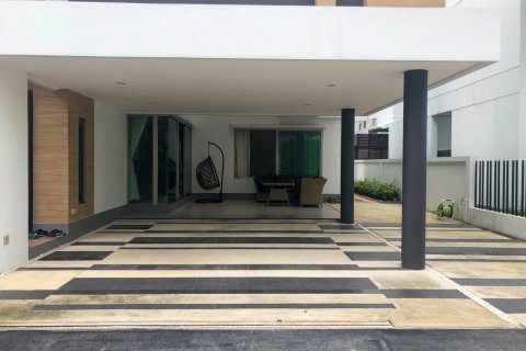 Casa de 3 dormitorios en Bangkok, Tailandia № 65528 - foto 2